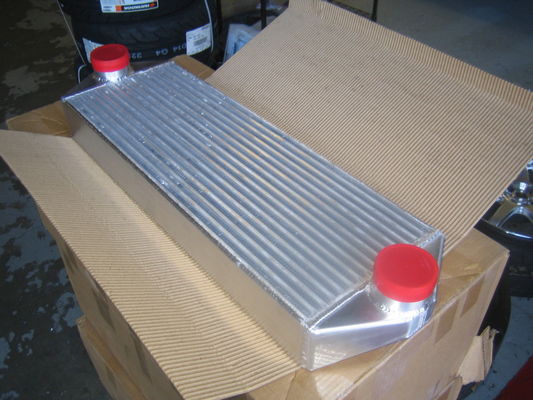 차를 위한 조밀한 진공 지느러미 붙은 관 열교환기/알루미늄 Intercooler